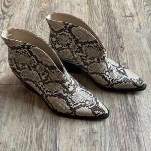 ANIMAL PRINT V-VAMP ANKLE BOOTS WITH COWBOY HEEL
